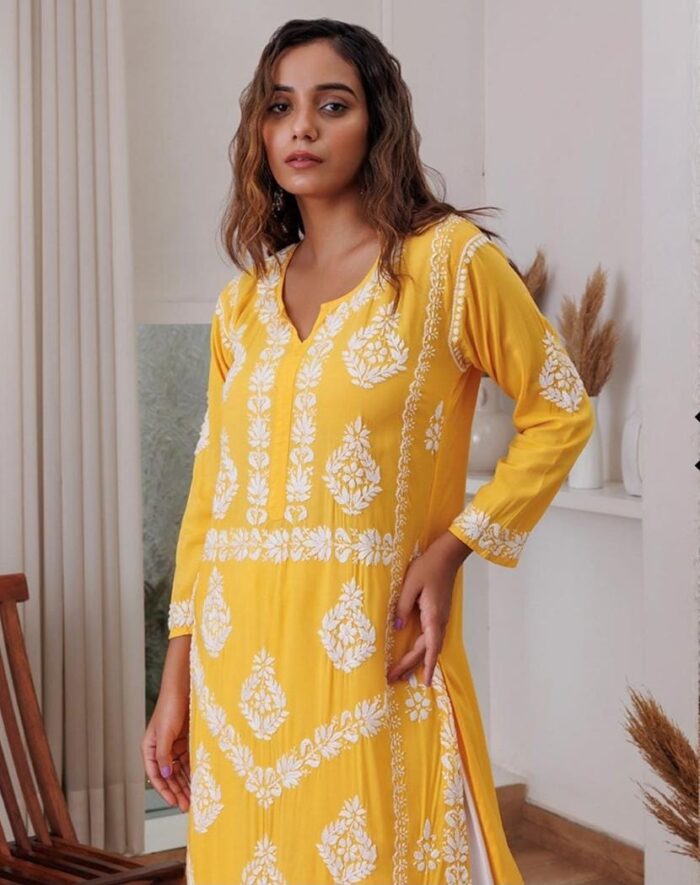 Women Embroidered Straight Kurta