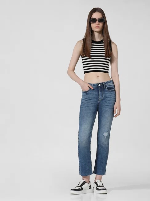 Women Wearing Blue Mid Rise Cropped Flared Jeans